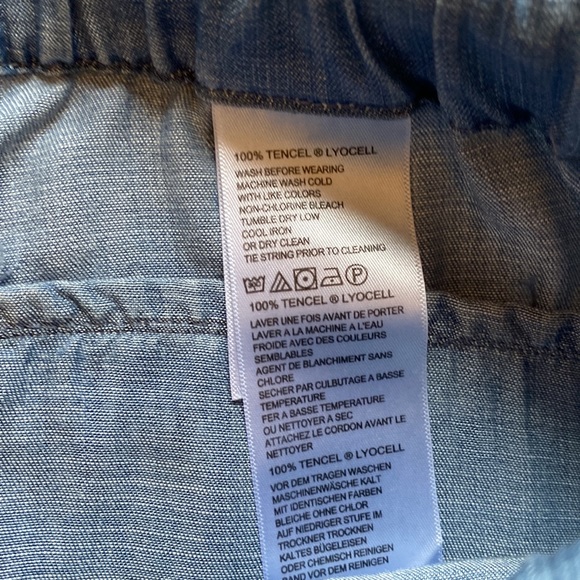 Tommy Bahama Denim Jogger - Picture 5 of 8